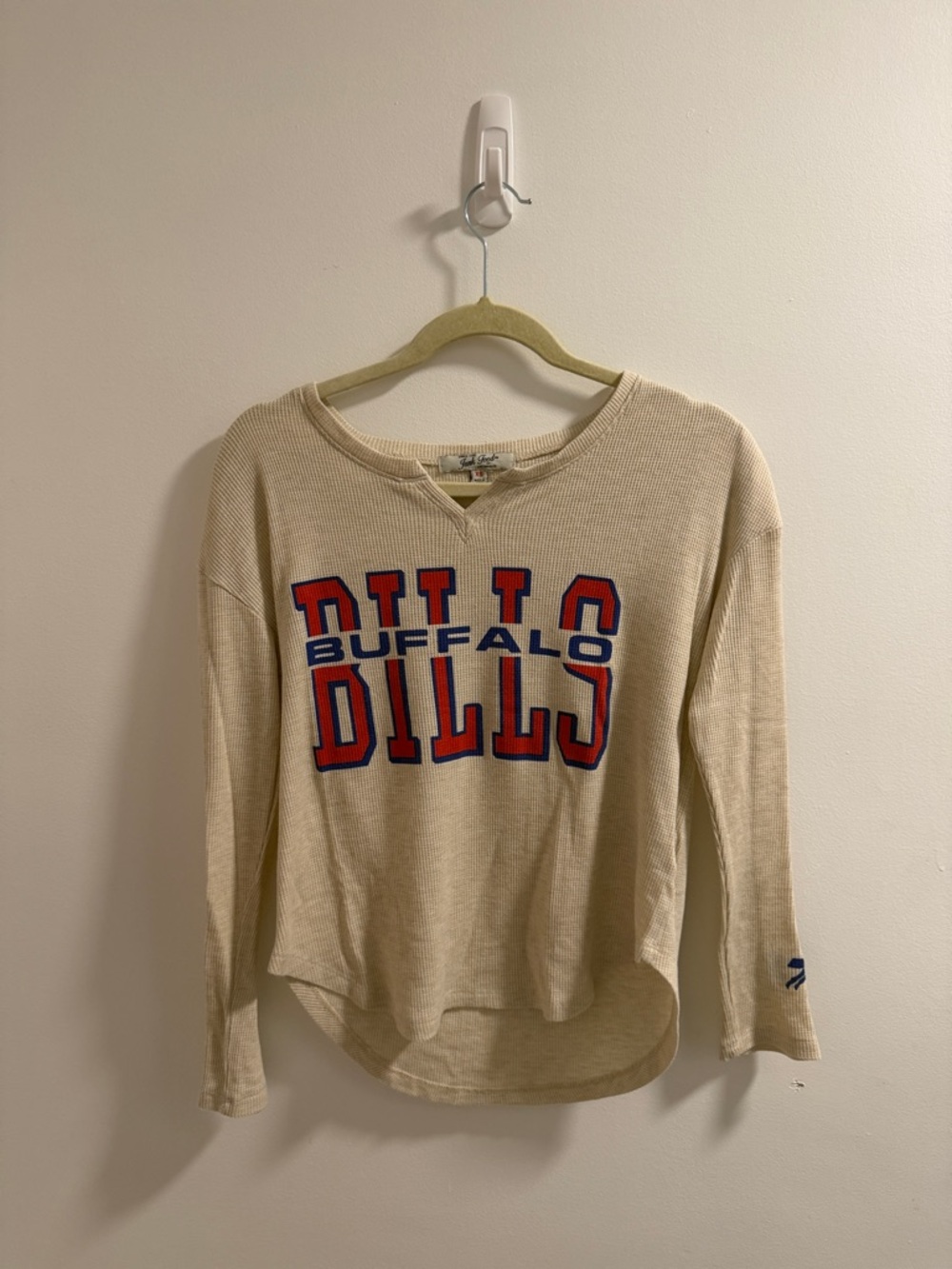Junk food Buffalo Bills Beige Waffle Knit Crewneck with Red & Blue Logo